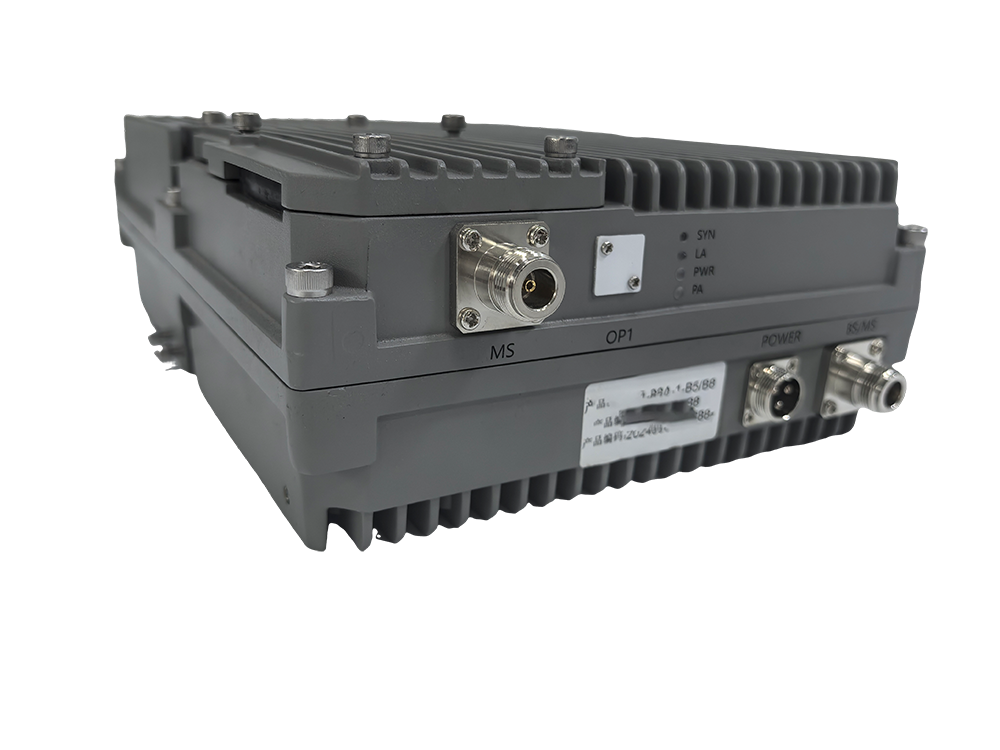  阿拉尔三频手机信号接收器2000㎡